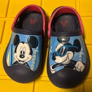 Mickey Mouse Navy & Light Blue Kids Clogs with Red Strap